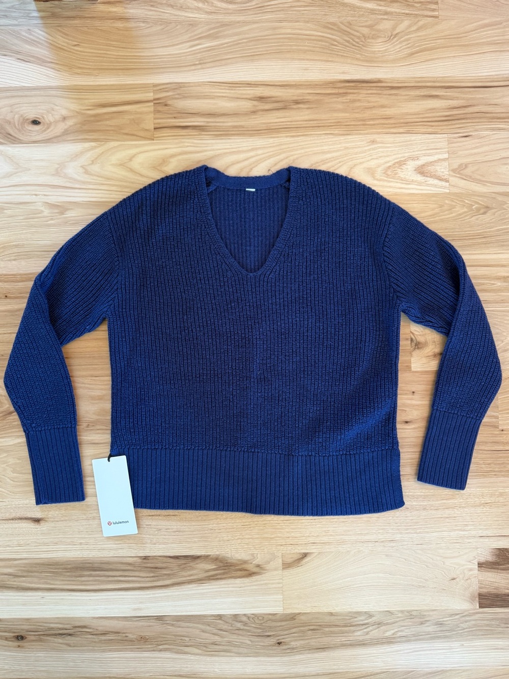 Lululemon Merino Wool V-Neck Sweater
Night Sea